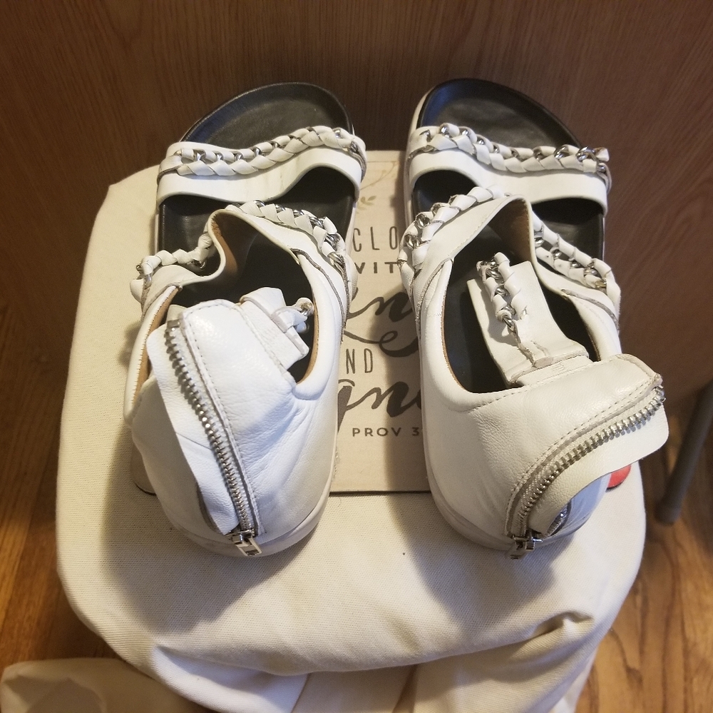 Sandals - Picture 2 of 4